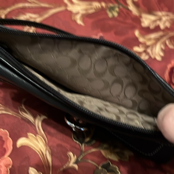 COACH LEATHER WRISTLET - Picture 5 of 7